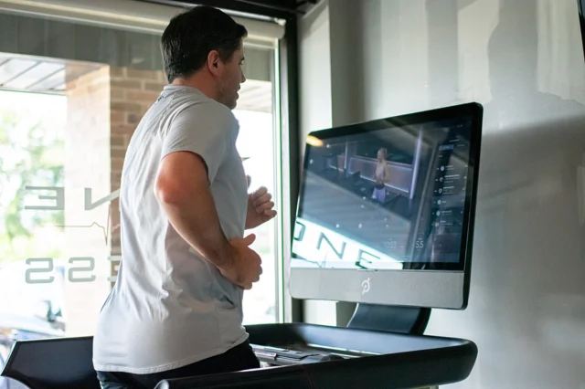 All personal training clients get access to our Peloton® bike and tread with the ability to stream live and on-demand classes! Time is pre-booked, so you guarantee the equipment is available when you are.